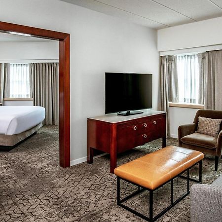 Sheraton Boston Needham Hotel Екстериор снимка