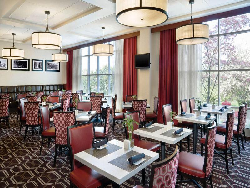 Sheraton Boston Needham Hotel Екстериор снимка