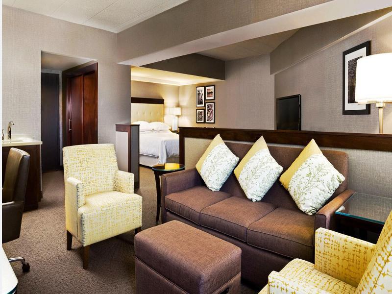 Sheraton Boston Needham Hotel Екстериор снимка