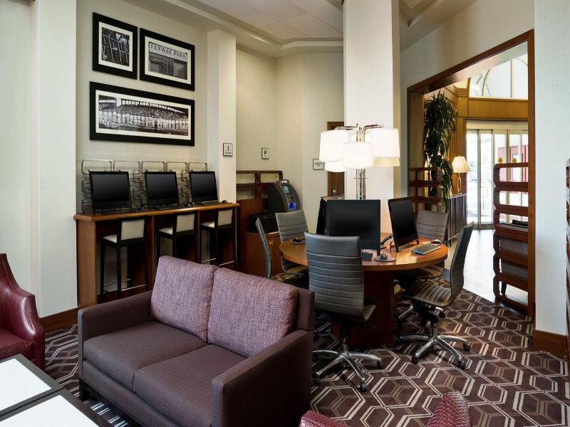 Sheraton Boston Needham Hotel Екстериор снимка