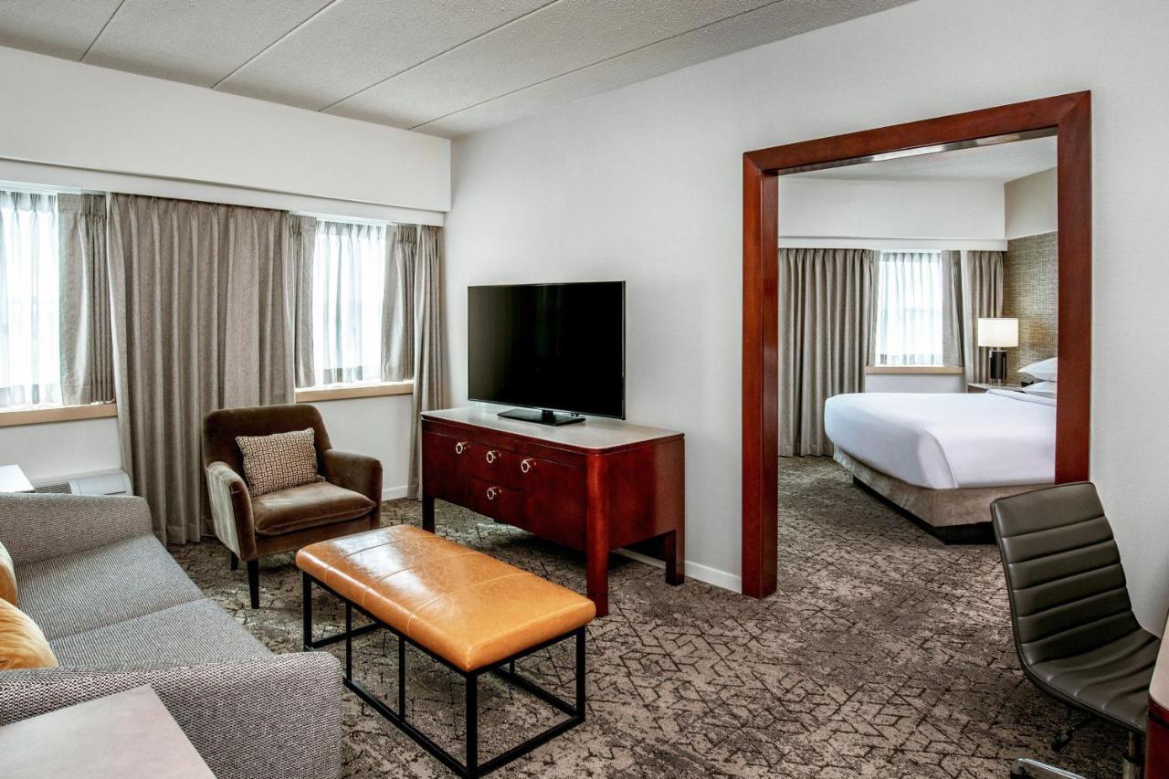 Sheraton Boston Needham Hotel Екстериор снимка