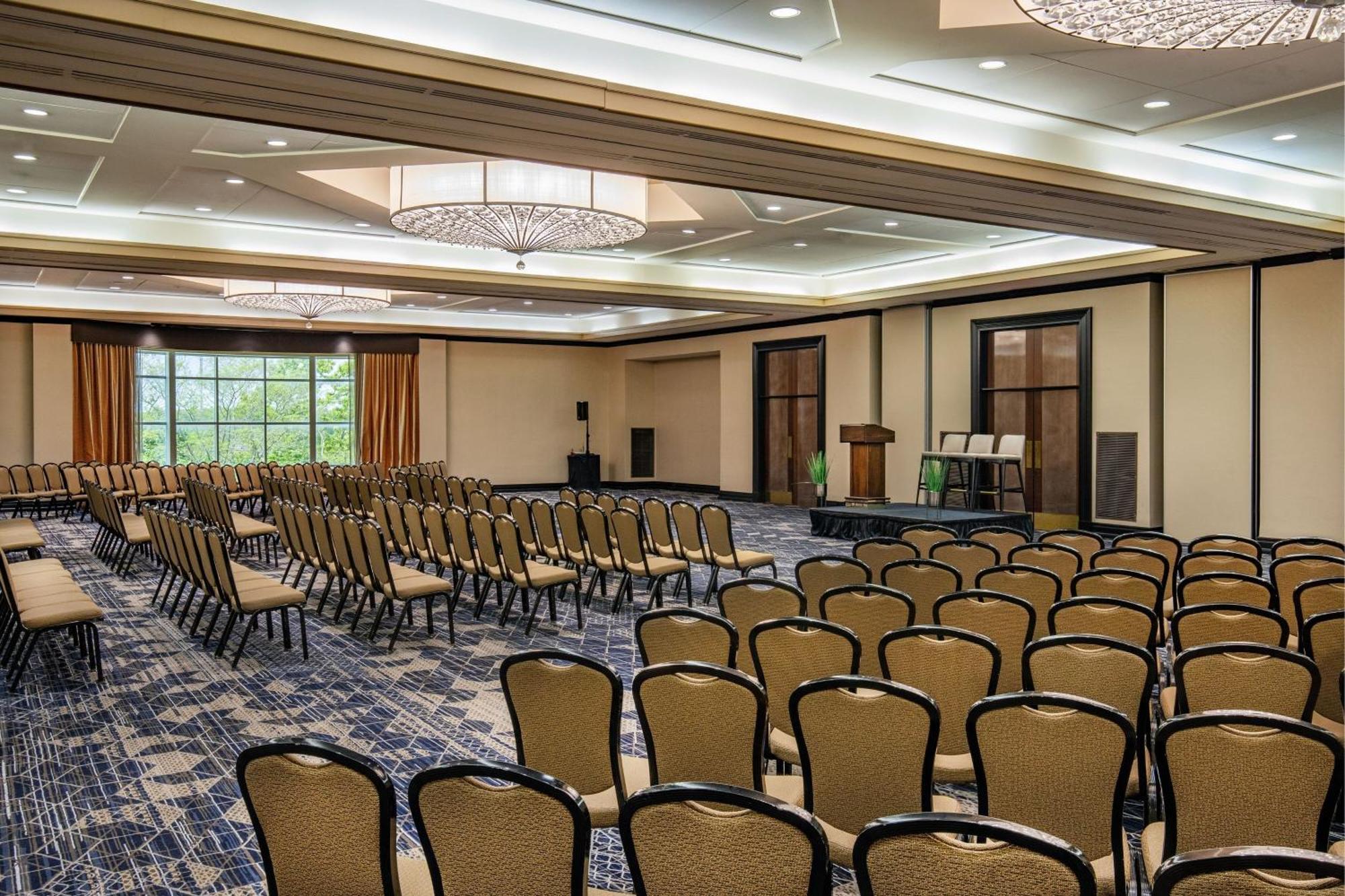 Sheraton Boston Needham Hotel Екстериор снимка