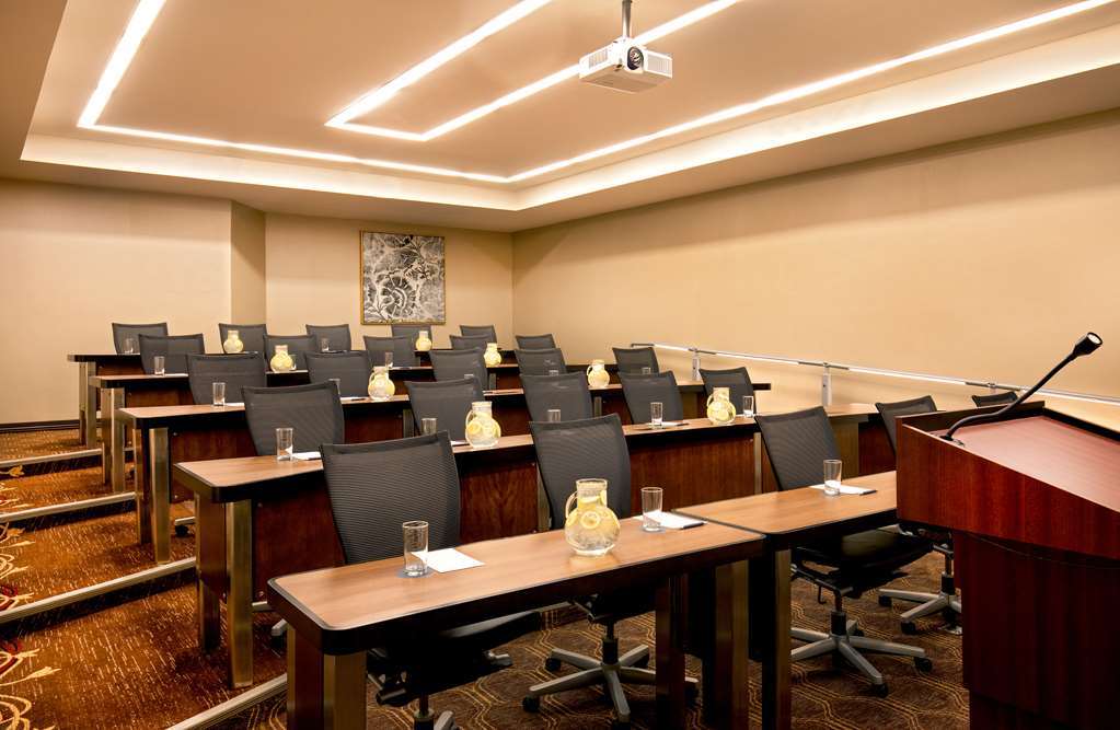 Sheraton Boston Needham Hotel Съоръжения снимка