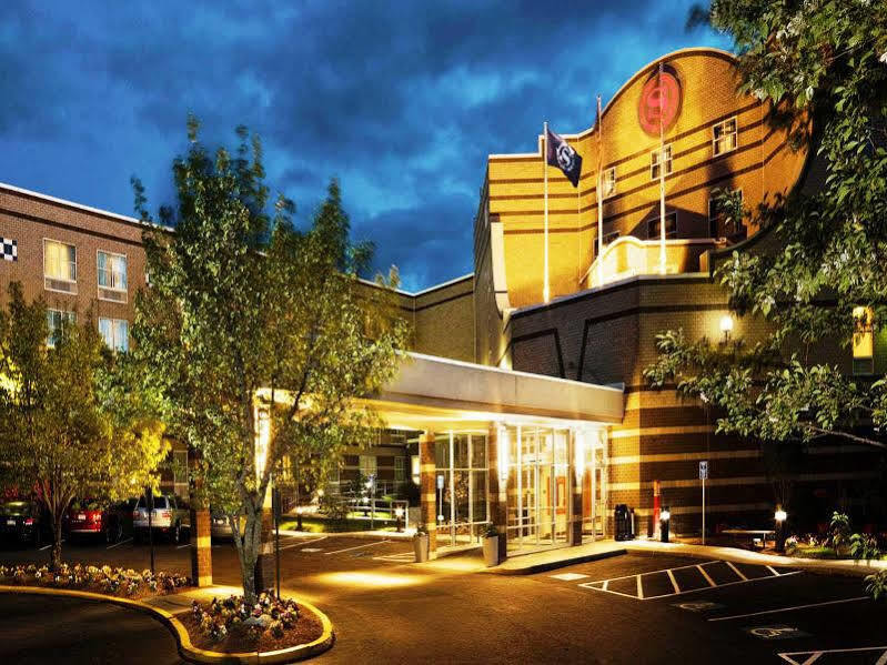 Sheraton Boston Needham Hotel Екстериор снимка