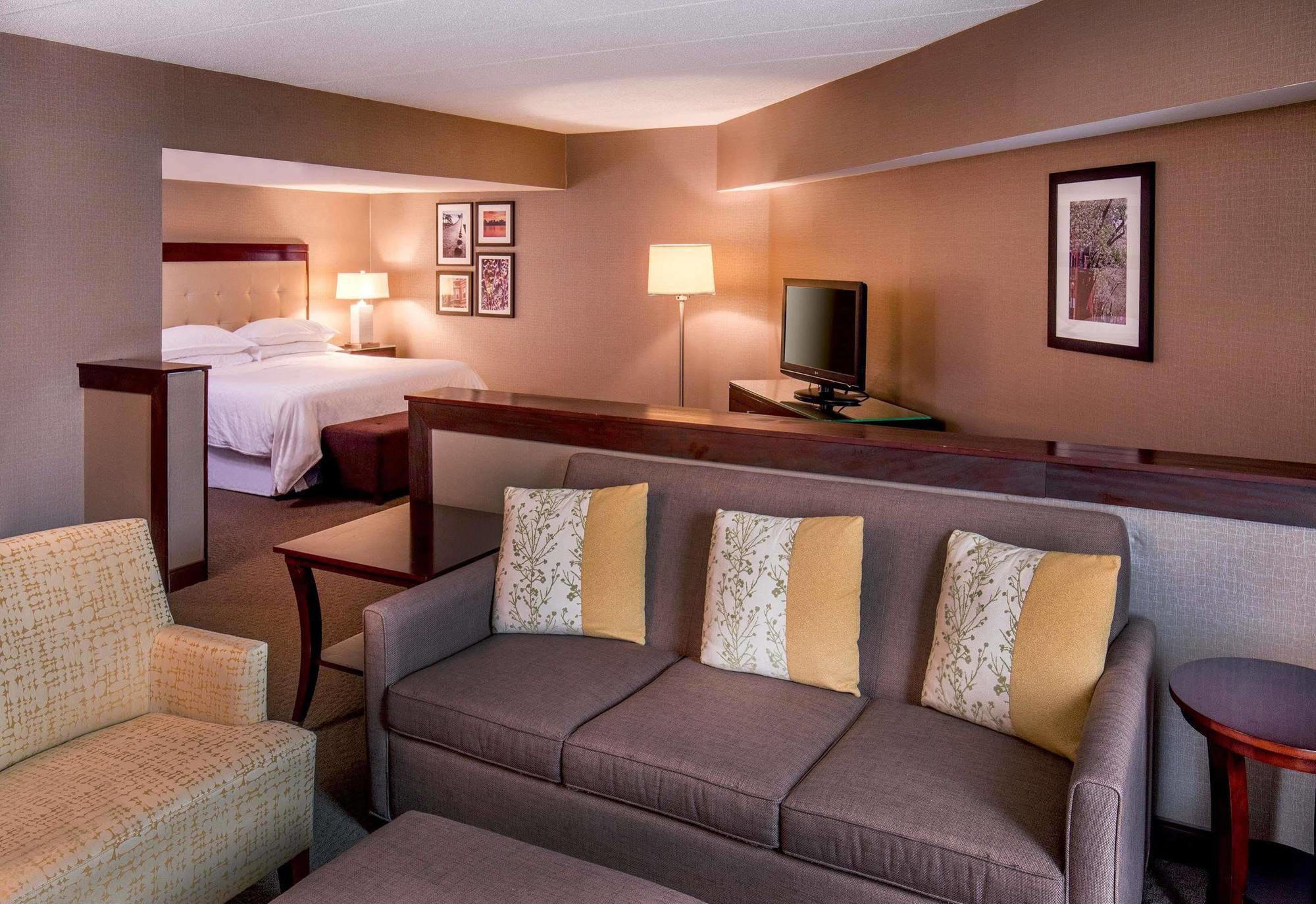 Sheraton Boston Needham Hotel Екстериор снимка