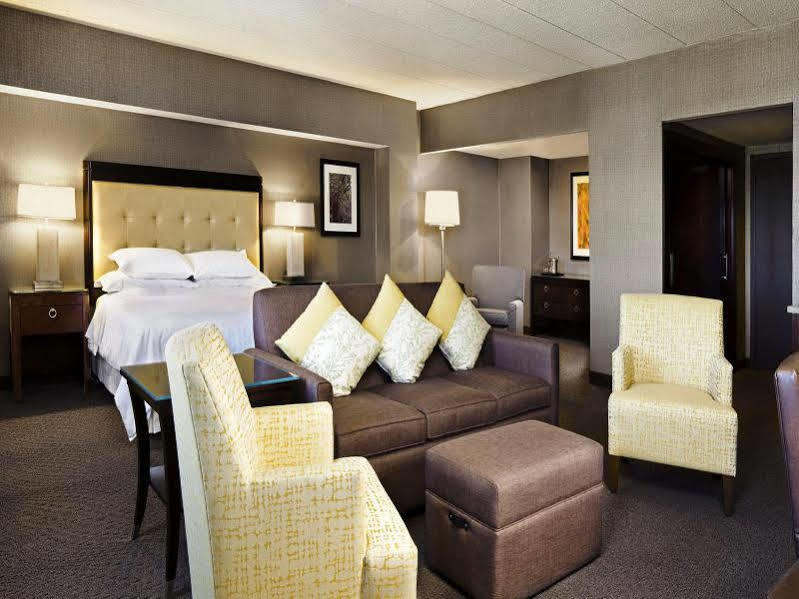 Sheraton Boston Needham Hotel Екстериор снимка